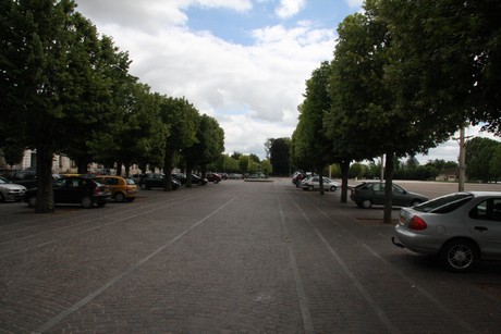 joigny-Markthallen