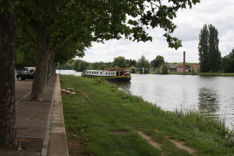 joigny-Markthallen