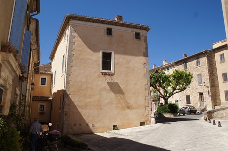 Saint-Saturnin-Les-Apt