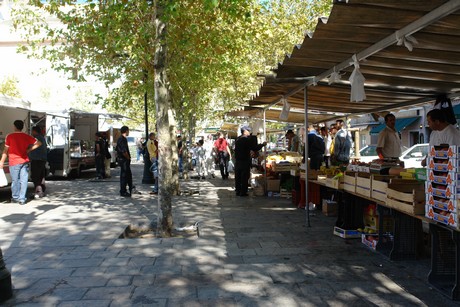 markt-in-bastia