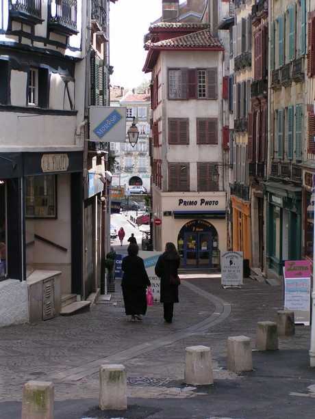 bayonne