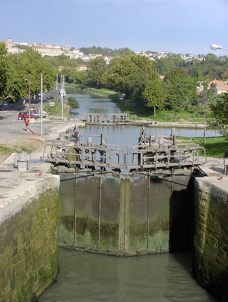 beziers-canal-du-midi