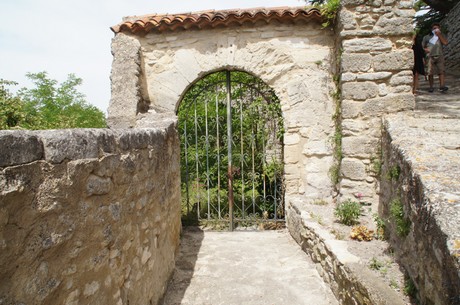 bonnieux