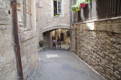 bonnieux