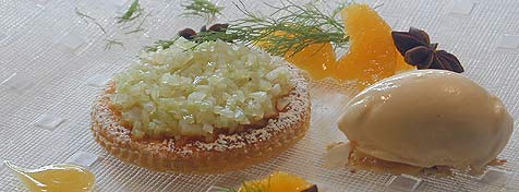 Fencheltarte mit Sternanis-Eis und Orangenbutter