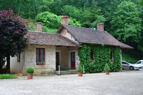 chateau-hautefort