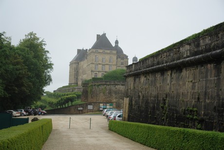 chateau-hautefort