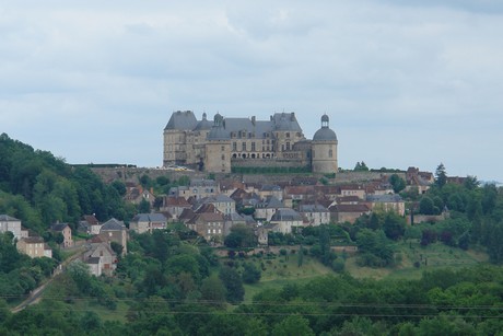 chateau-hautefort