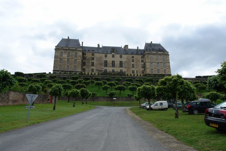 chateau-hautefort