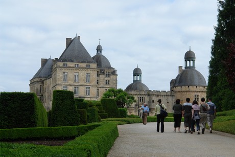 chateau-hautefort