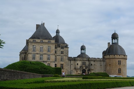 chateau-hautefort