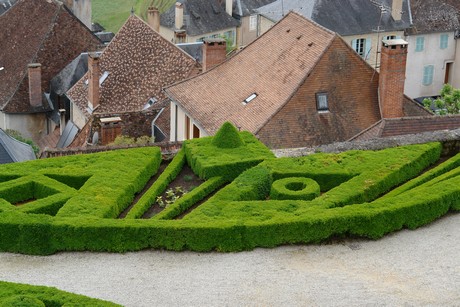 chateau-hautefort