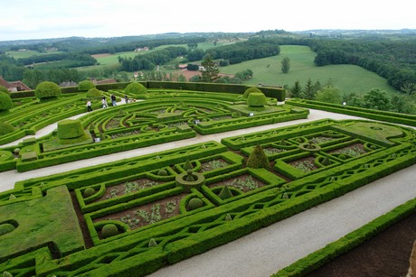 chateau-hautefort