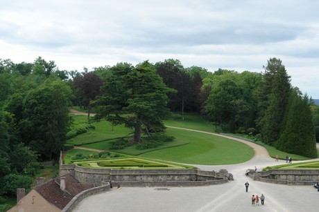 chateau-hautefort