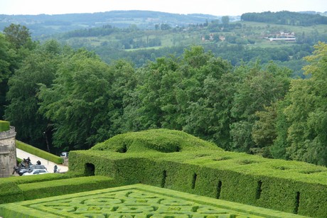 chateau-hautefort