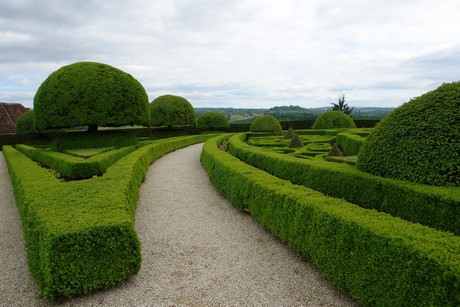 chateau-hautefort