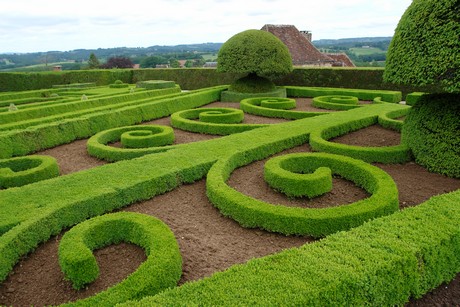 chateau-hautefort