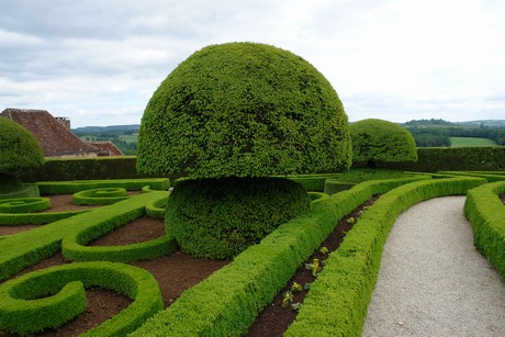 chateau-hautefort