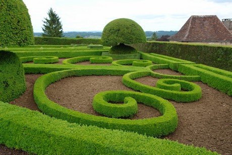 chateau-hautefort