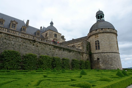 chateau-hautefort