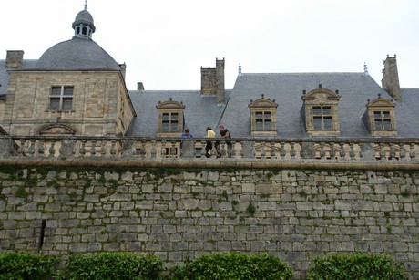 chateau-hautefort