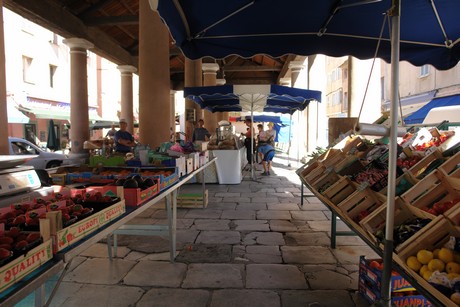ile-rousse-markt