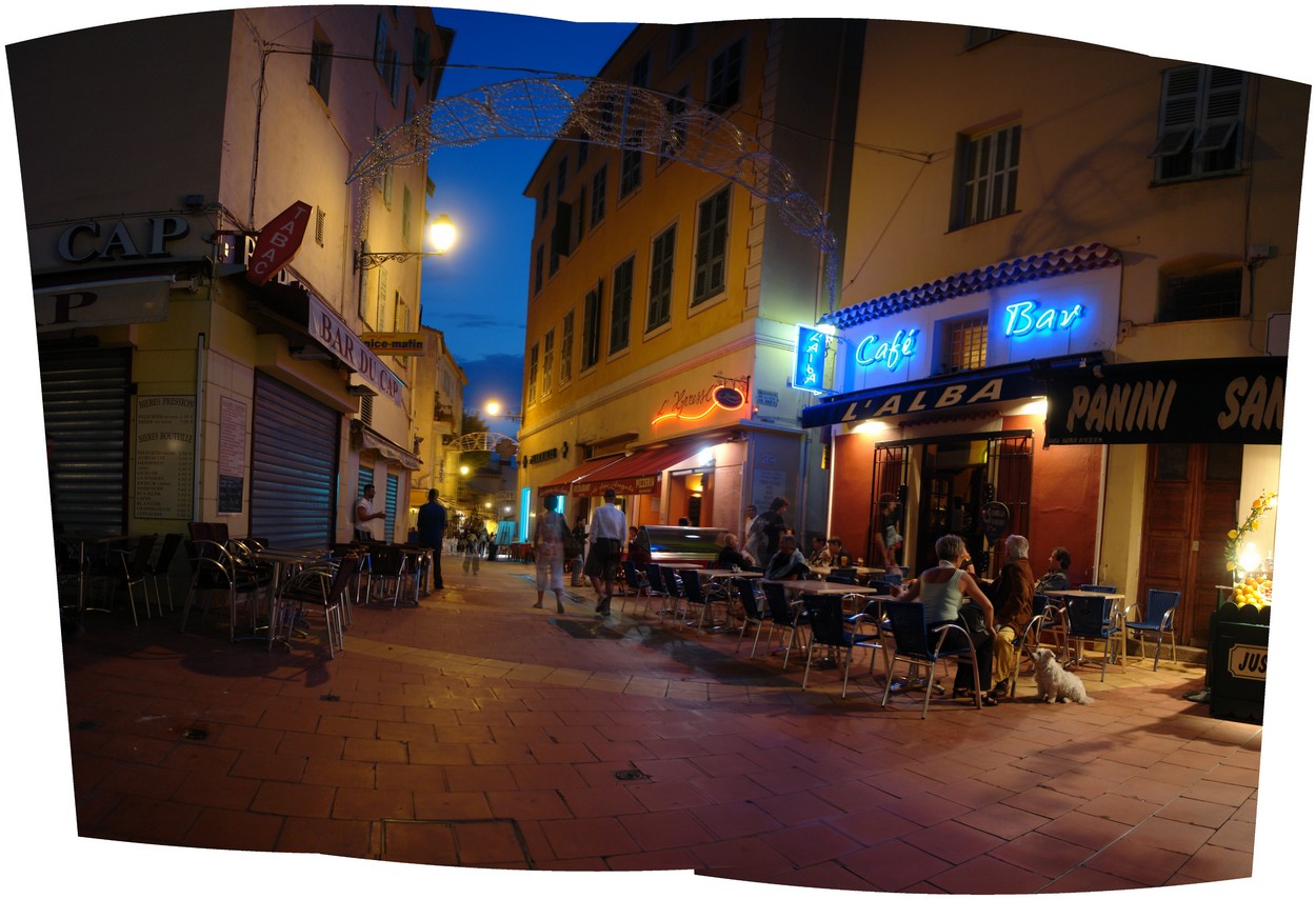 Menton bei Nacht