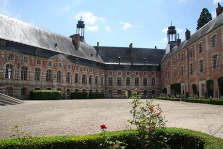 chateau-saint-fargeau