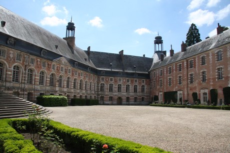 chateau-saint-fargeau