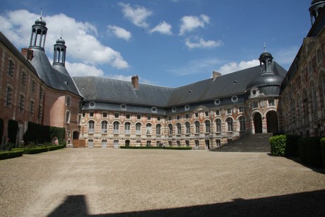 chateau-saint-fargeau