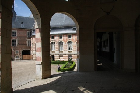 chateau-saint-fargeau
