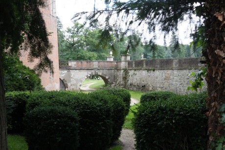 chateau-saint-fargeau-garten