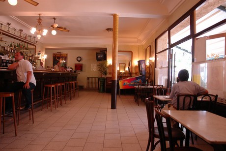 cafe-de-la-place