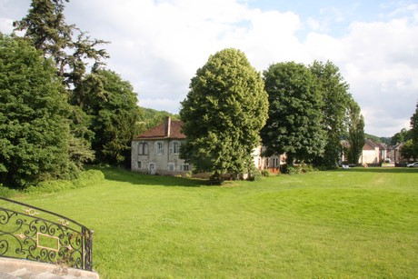 chateau-de-serrigny