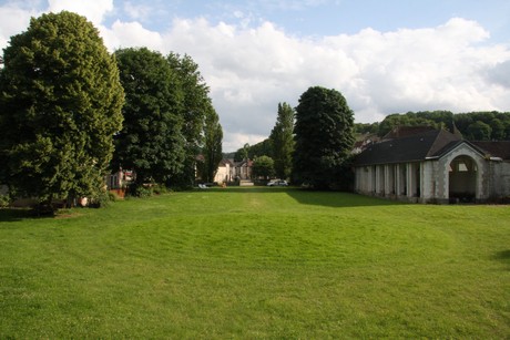 chateau-de-serrigny